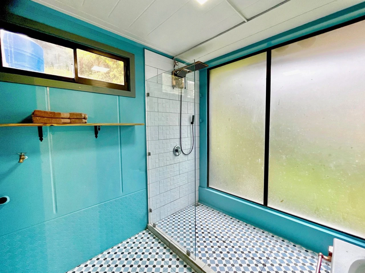 0.19 ACRES – 3 Bedroom Container Homes With Additional Building Lot,15min to Dominical and Beaches!! - Gallery image 9