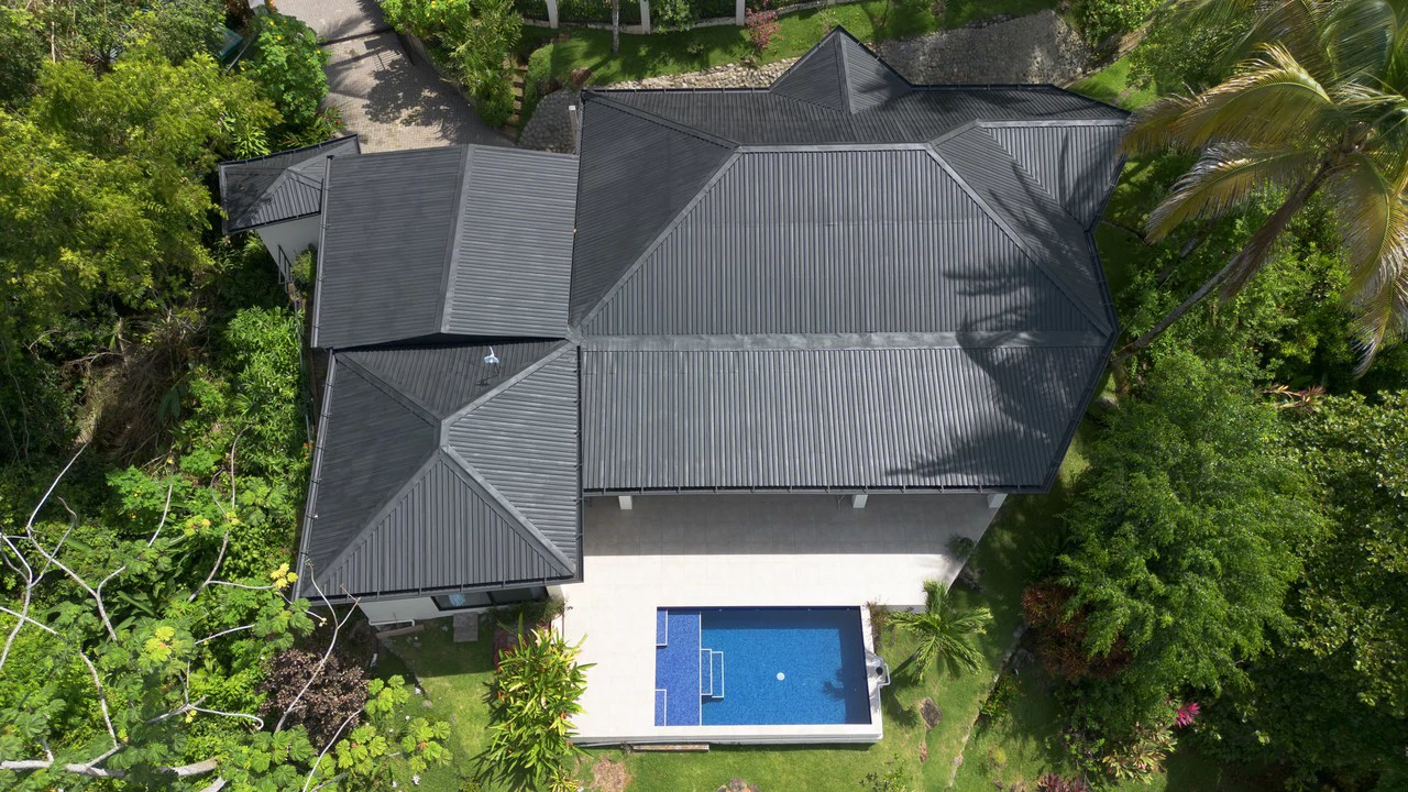 6.45 ACRES – 3 Bedroom Luxury Ocean View Home Surrounded By Vibrant Rainforest And Wildlife!!! - photo 11