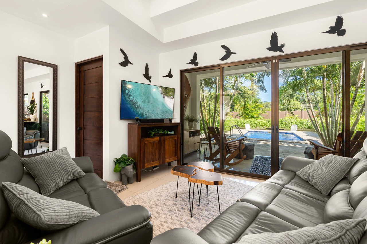 Casa Suerte: Modern 2-Bedroom Tropical Home with Pool Near Playa Potrero and Flamingo Marina