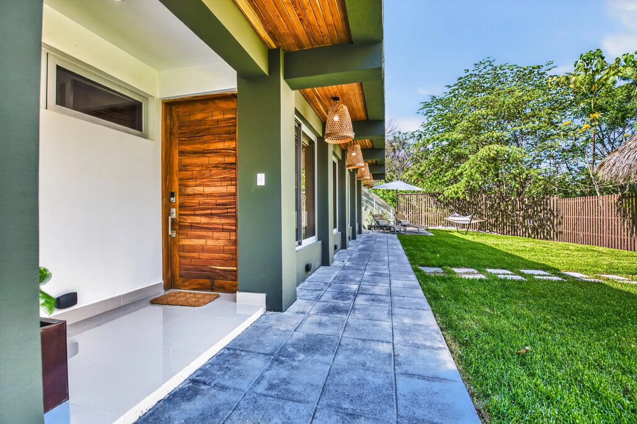 Casa Pochote: Artisan Luxury Villa in Tamarindo | Pool, Jacuzzi & Langosta Beach Club Membership Included - Gallery image 57