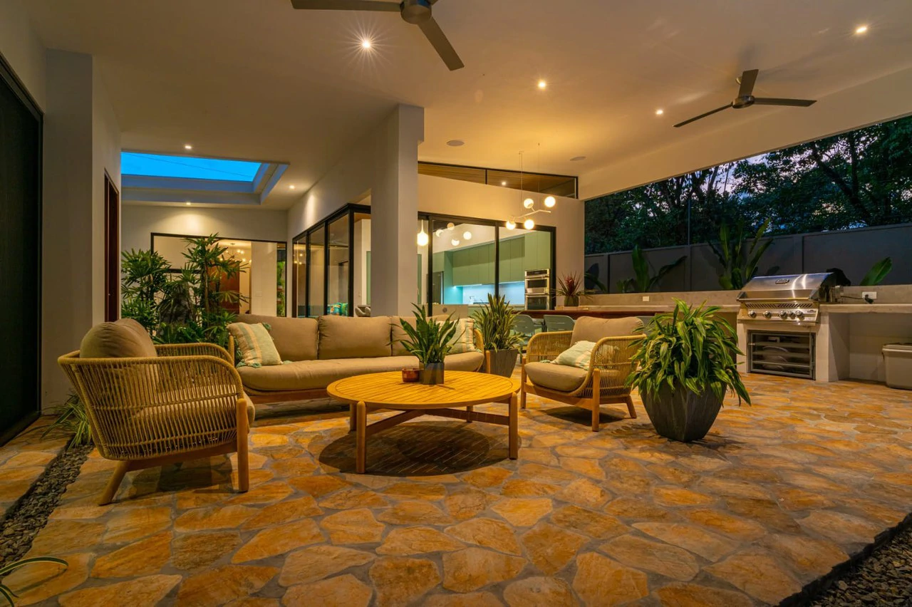 Amazing New Villa Cayman: Solar Powered and Walk to the Beach in Uvita! - Gallery image 77