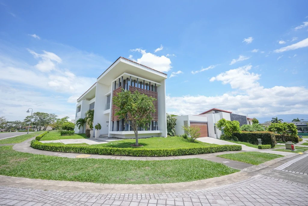 House For Sale in Lindora - Gallery image 29