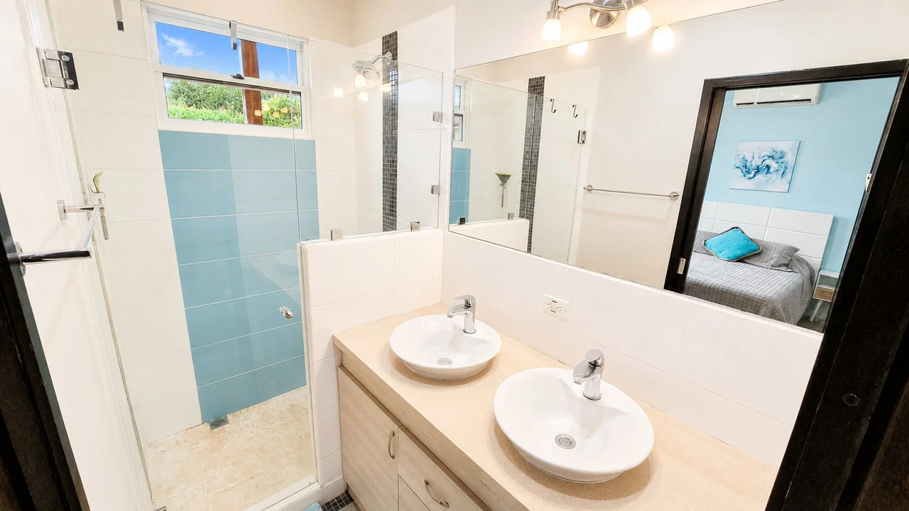 Modern Jacó 3-BR Home with Private Pool in Gated Community - Gallery image 19