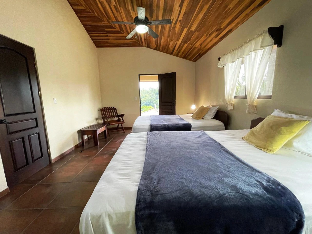 VILLA CANASOL : Lake View Home with Pool, Garage and Workshop - Gallery image 27
