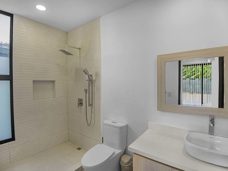 Modern Beachside Home with Office & Garage: Walking distance to the beach in a great community! - Gallery image 10
