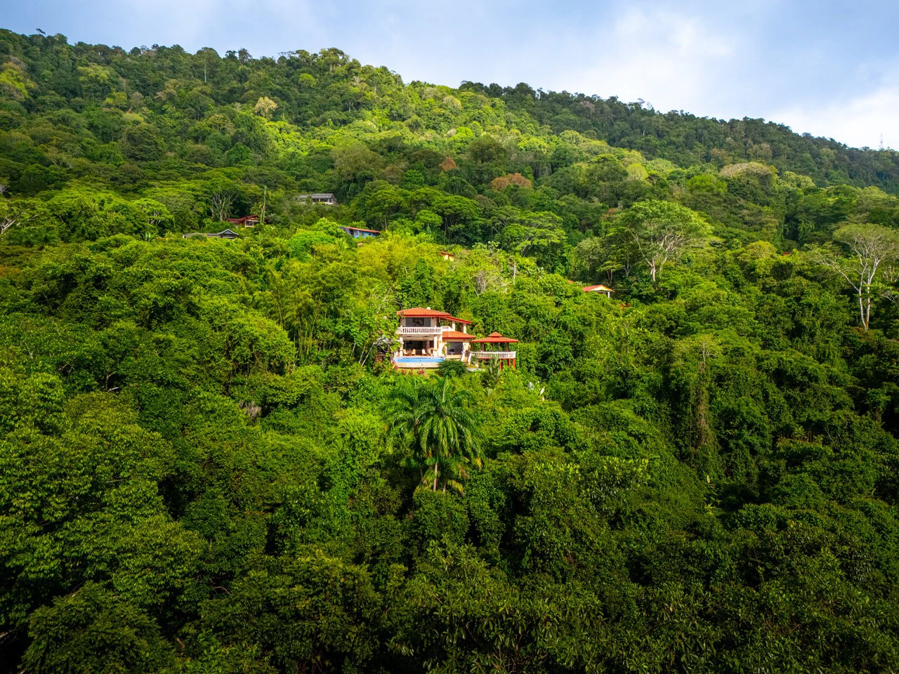 Mountain House For Sale in Escaleras - Gallery image 2