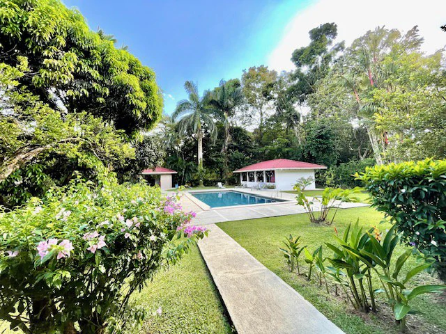 LG-002 Terreno Top Nuevo Arenal: Premium 1.45-Acre Gated Homesite in Nuevo Arenal | Panoramic Lake & Volcano Views, Private Boat Dock & Clubhouse - Gallery image 19