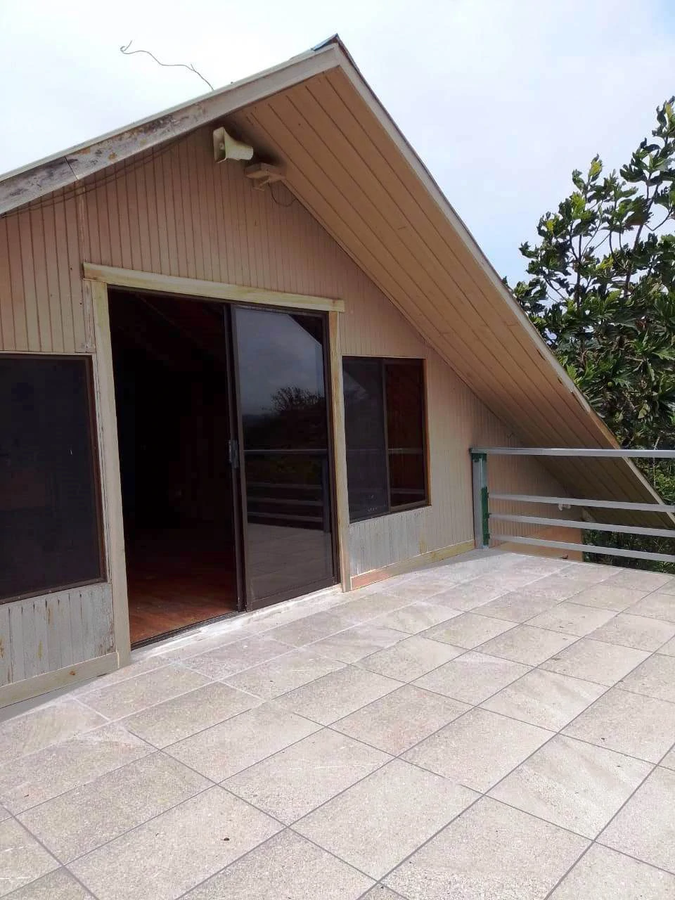 CHALET DEL LAGO - Beautiful A-Frame home in tropical garden - Gallery image 37