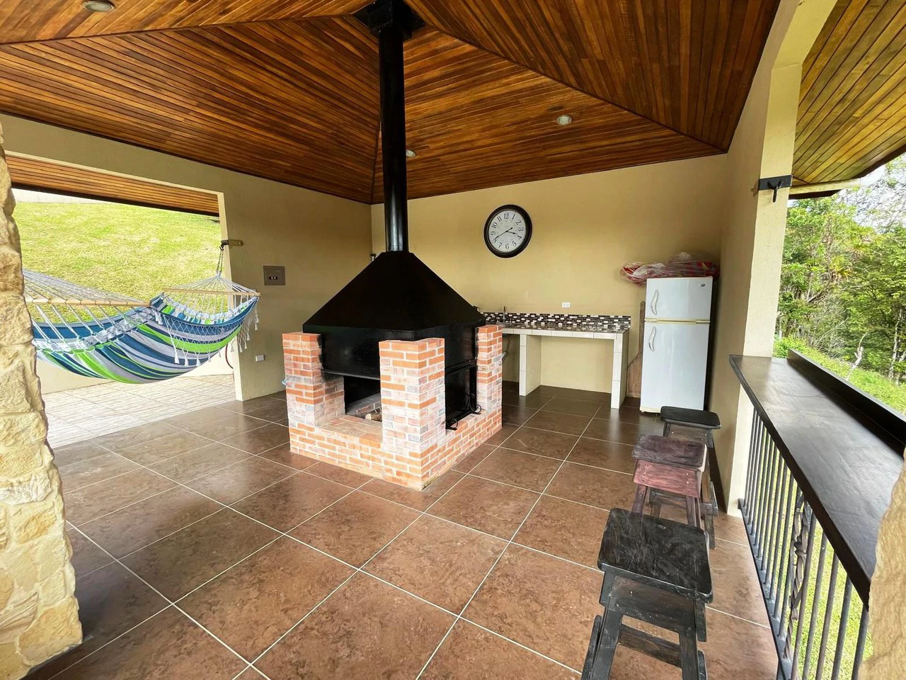 VILLA CANASOL : Lake View Home with Pool, Garage and Workshop - Gallery image 8