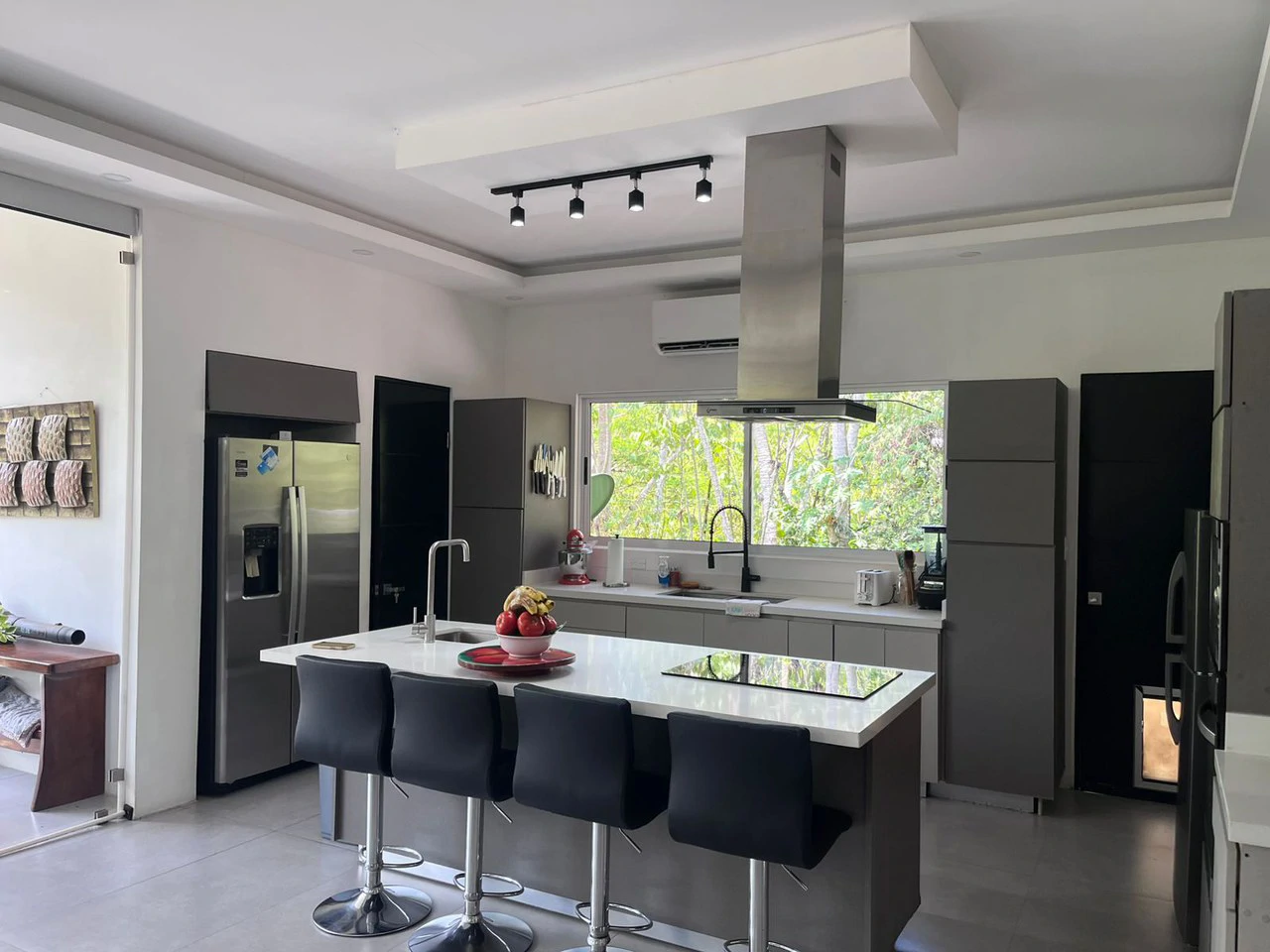 Exclusivity and Nature near the beach. Costa Rica: Large home on a large property near the beach - Gallery image 7