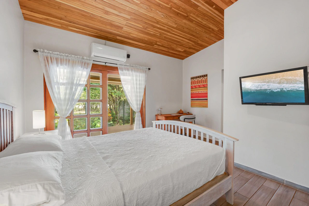 Multi-Home Property: Versatile Estate Near Playa Avellanas - Gallery image 9