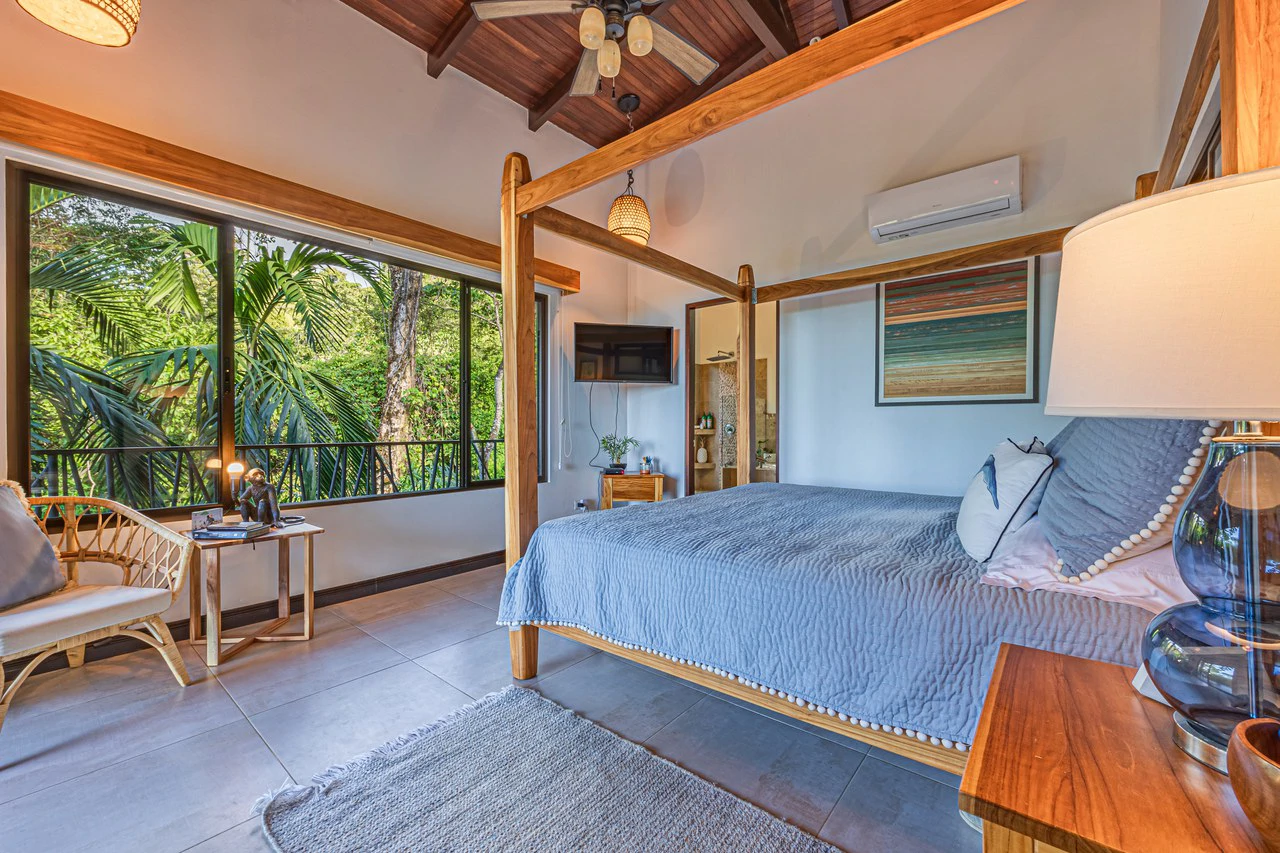 Luxurious Coastal Retreat with Ocean Views in Uvita, Costa Rica - photo 20