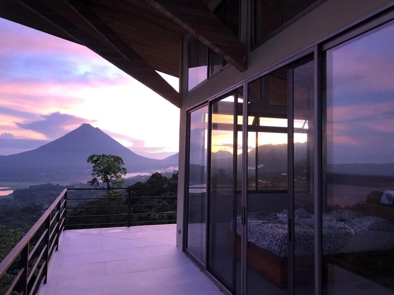 3 bedroom house with swimming pool & 2 Jungle Studios. - Gallery image 11
