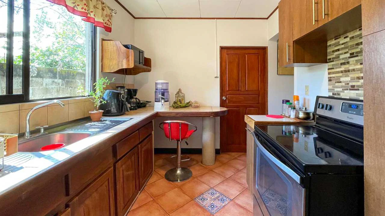 Home for sale in Atenas with Large Lot and Natural Surroundings - Gallery image 6