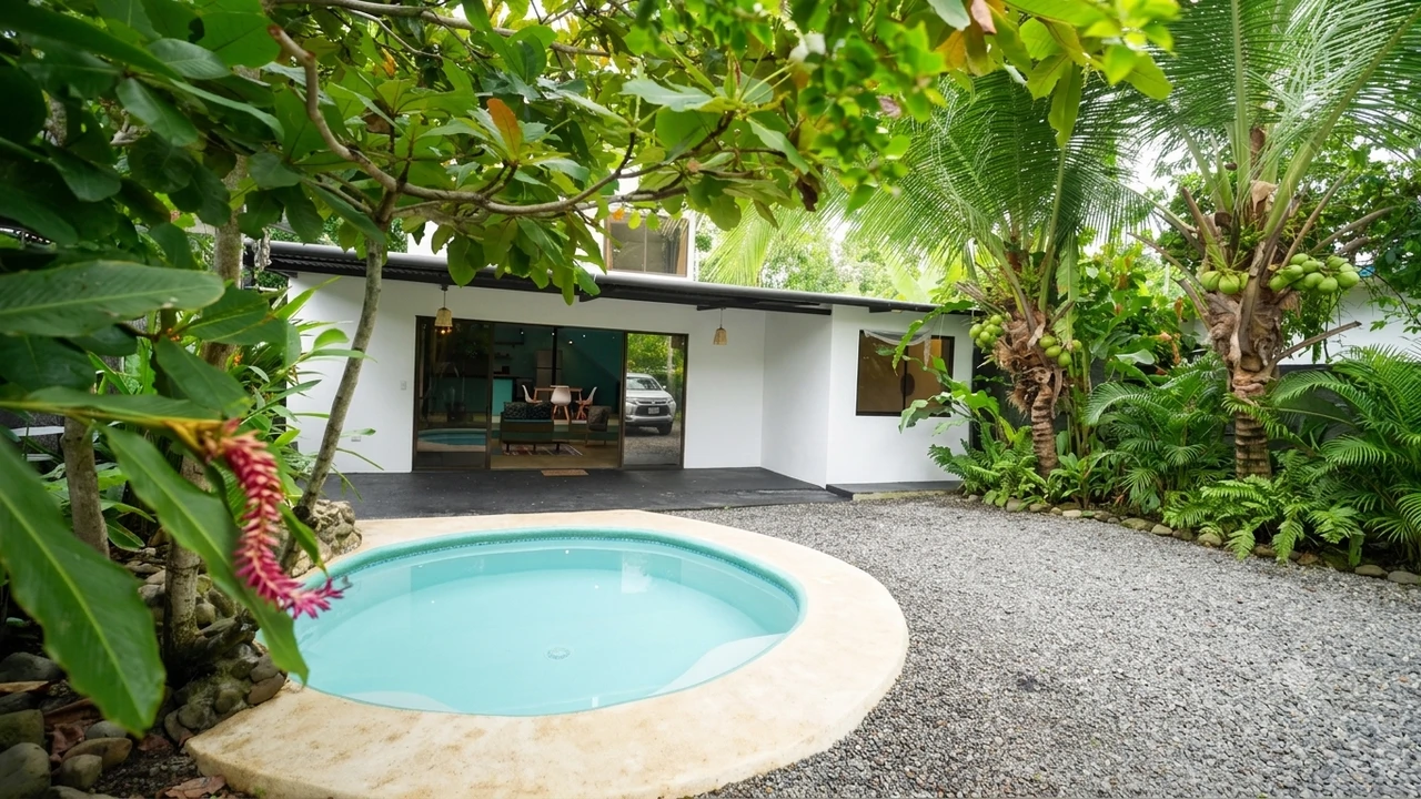 Near the Coast House For Sale in Uvita