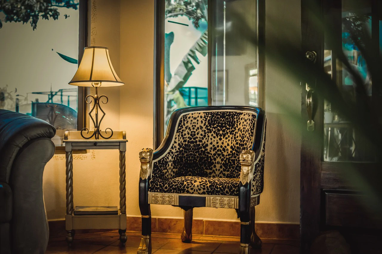 BARONS RESORT BOUTIQUE HOTEL: HOTEL BAR & RESTAURANT - Gallery image 8