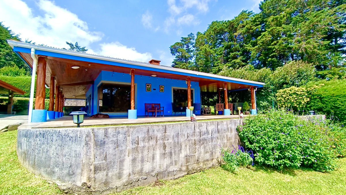 Property for sale with the 3 houses in San Rafael - Gallery image 5