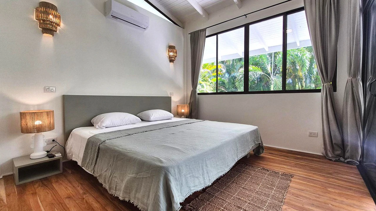 Casa Sol: Casa Sol – A Tropical Beach-Style Home with Pool, Designed for Year-Round Vacation Living - Gallery image 22