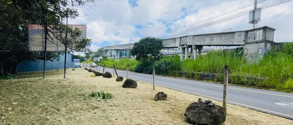 Commercial land for sale in front of Avenida Escazú and Hospital CIMA Costa Rica high capital gains - Gallery image 8