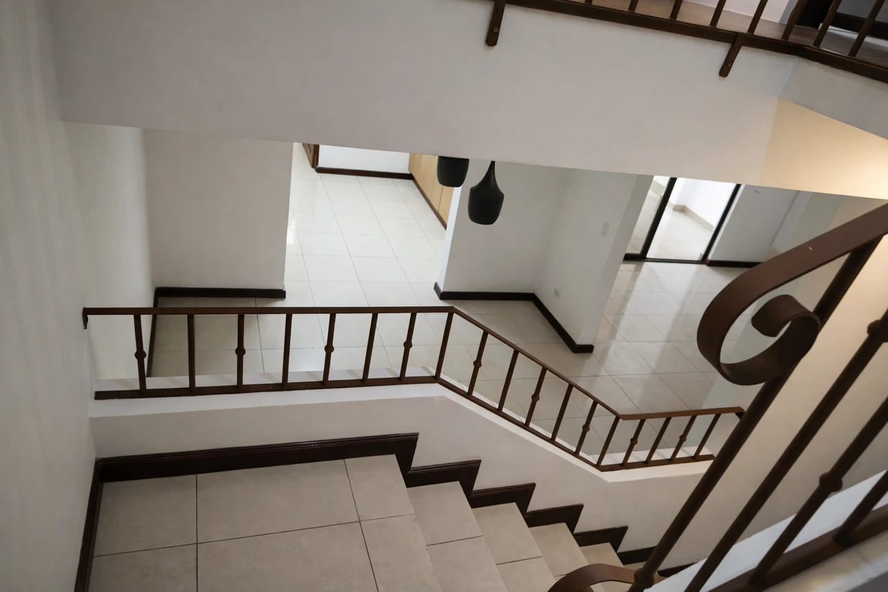 Independent House for Sale in Rohrmoser – 4 Bedrooms, Prime Location - Gallery image 8