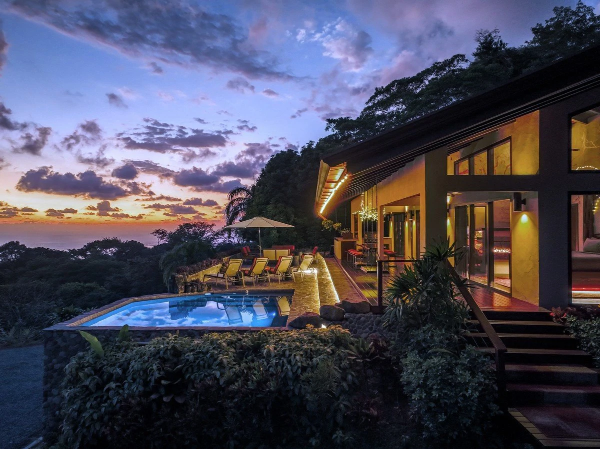 4.6 ACRES – 4 Bedroom Ultra-Private Oceanview Luxury Estate Surrounded by Rainforest!!! - Gallery image 47
