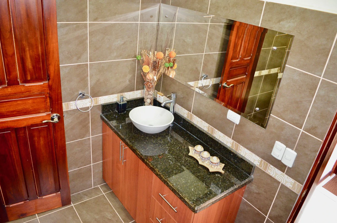 Gorgeous 4 Bedroom house for sale in Santo Domingo de Heredia - Gallery image 15