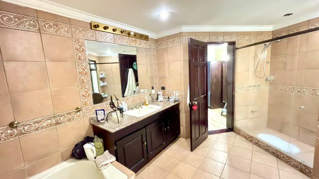 Casa Pinares: Rare 0.30-Acre Sprawling Garden Estate in Pinares, Curridabat | 1,241 m² Lot with Mature Trees, Protected Forest Views & 5,380 Sq. Ft. Build - photo 33