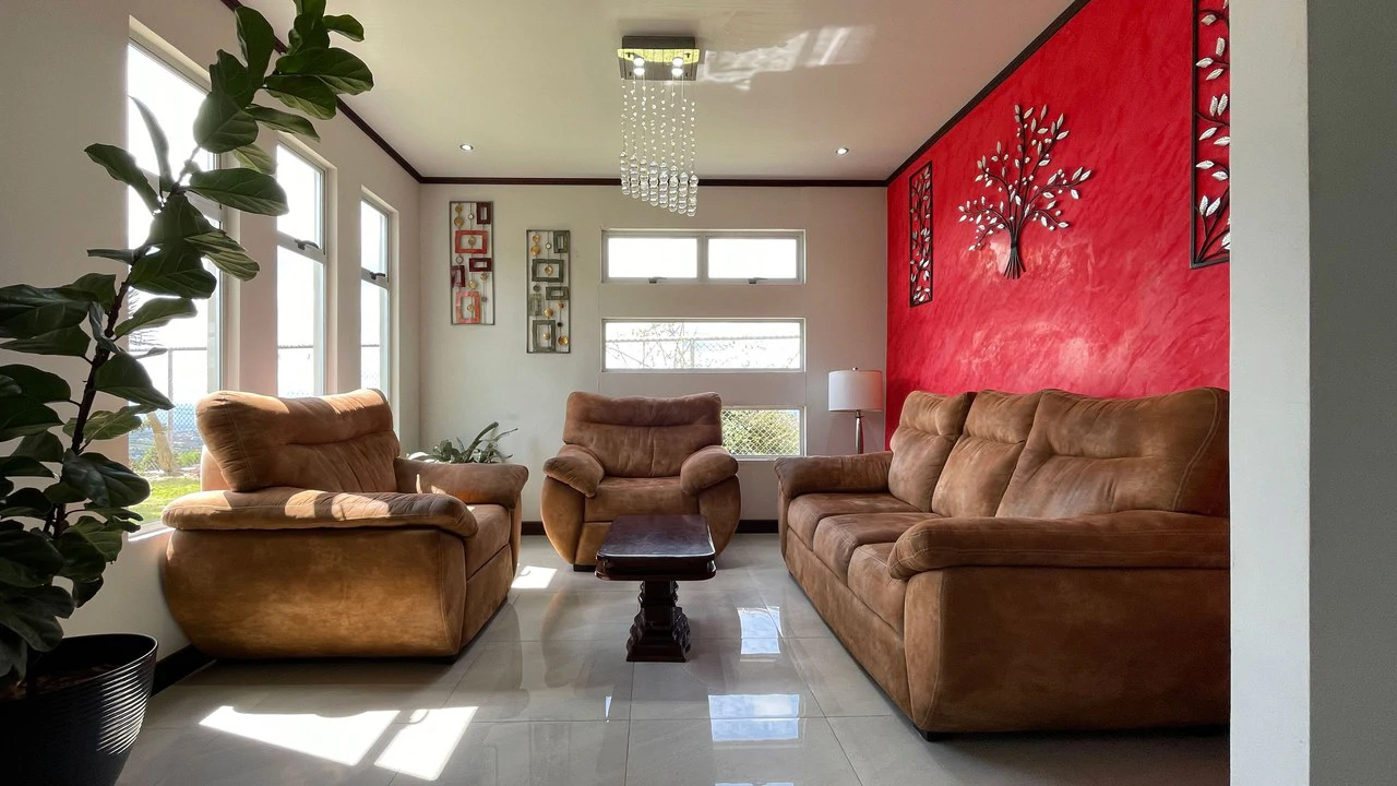 Mountain House For Sale in Grecia - Gallery image 3