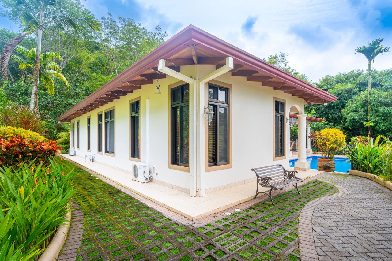 Ocean Mountain View with Privacy! Casa Carpe Diem: Mountain House For Sale in Ojochal - Gallery image 15