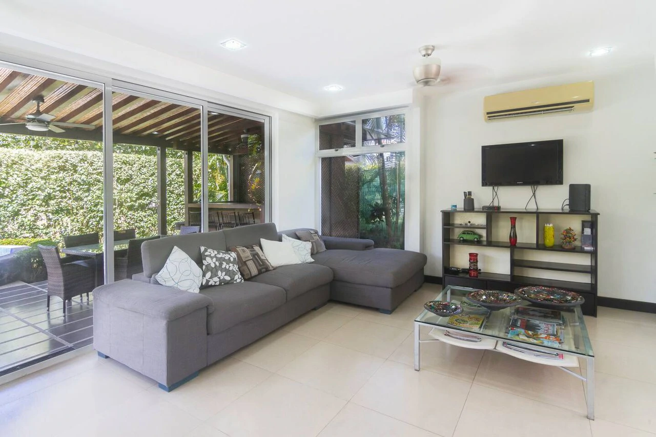 Fantastic Home in Punta Leona: Pool and Solar Panels in a Sought After Neighborhood Close to the Beach! - Gallery image 10