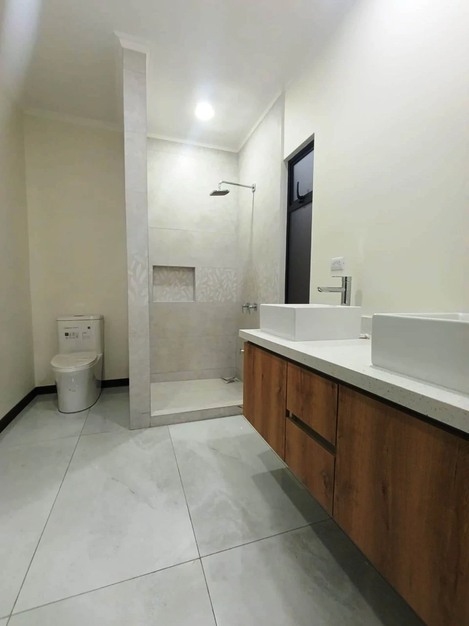 Casa Provenza...:  New Single Level Home - Secure Gated Community! - Gallery image 9