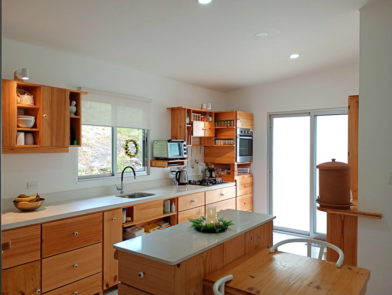 Lakefront property: House on Lake Arenal - Gallery image 3