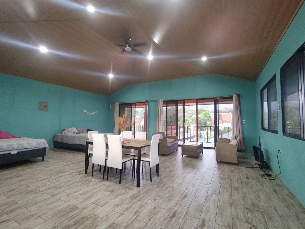 Charming 3-Bedroom Home with Valley Views Near Chirripo - Gallery image 14