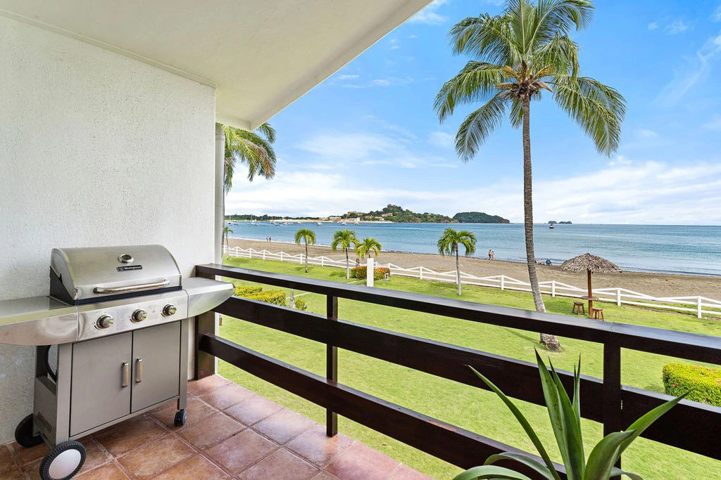 Pacific Beach #10: Fully Renovated One-Bedroom with Panoramic Ocean & Marina Views - Gallery image 13