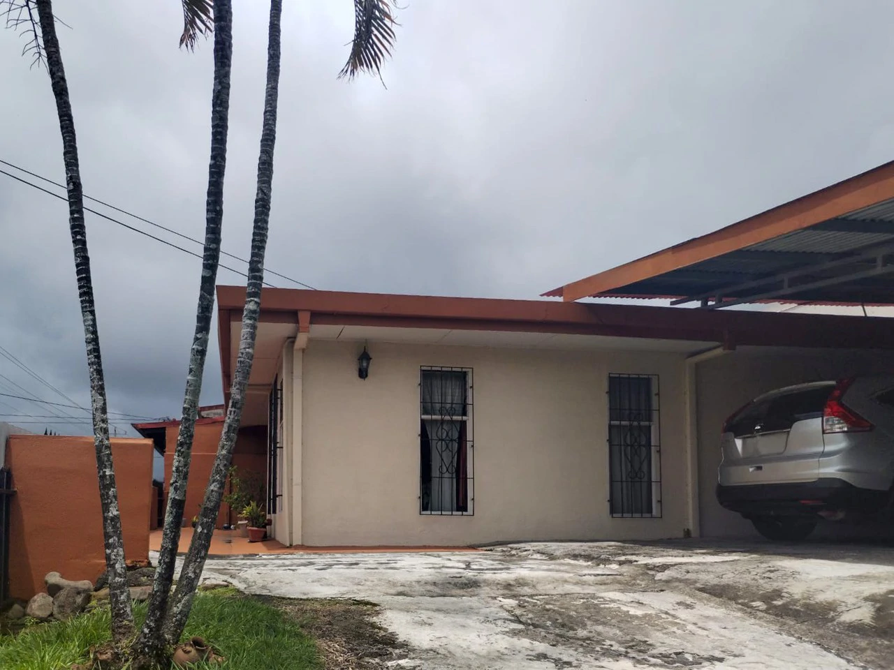 House for Sale in Grecia: Prime Location Near Central Market, Ideal for Living or Investment - Gallery image 10