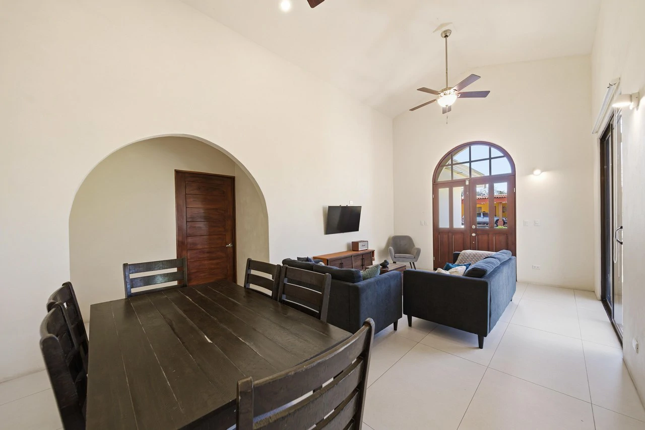 Stella Maris: Tranquil Home Within the Beauty of Altos Los Robles - Gallery image 10