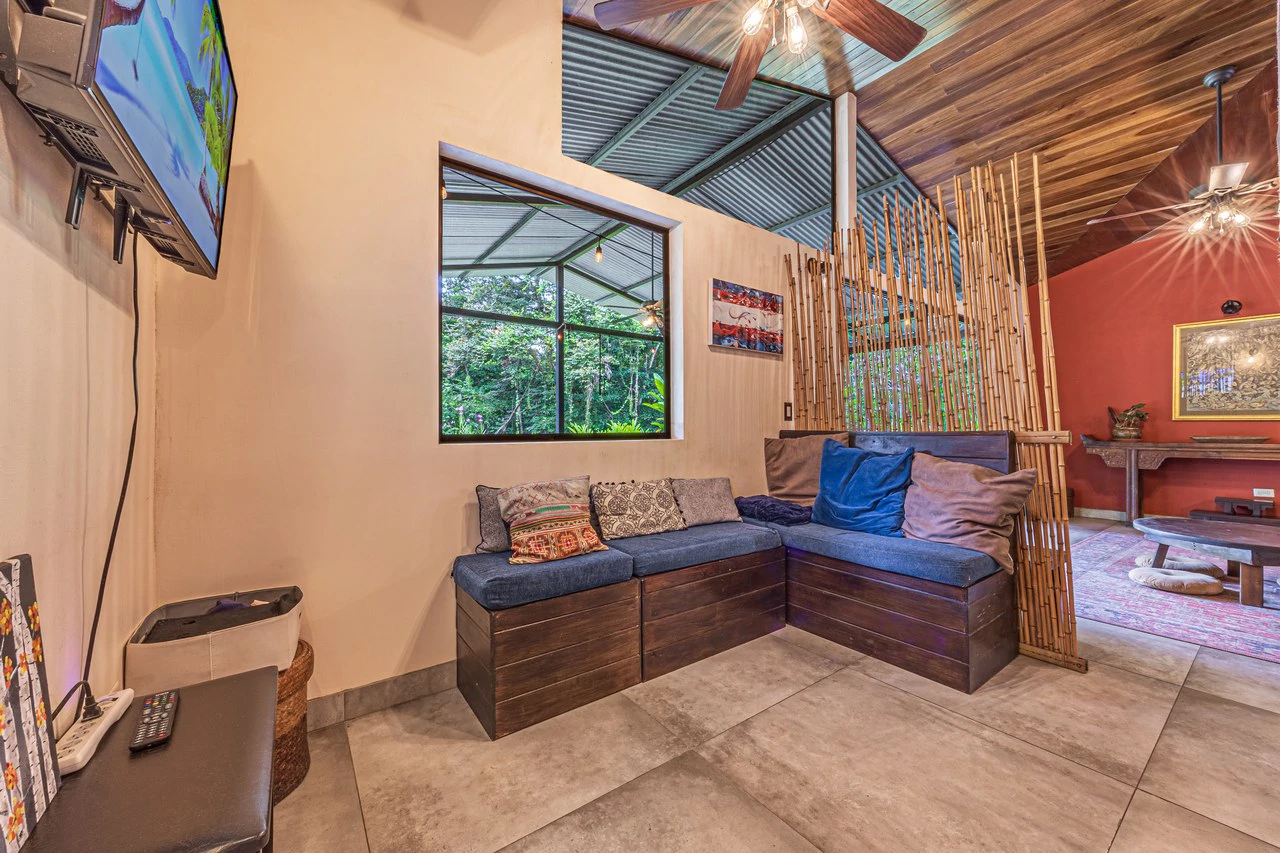 Tropical Hideaway – 7 Acres of Secluded Riverfront with a 3-Bedroom Home: Mountain House For Sale in Bahía Ballena - Gallery image 13