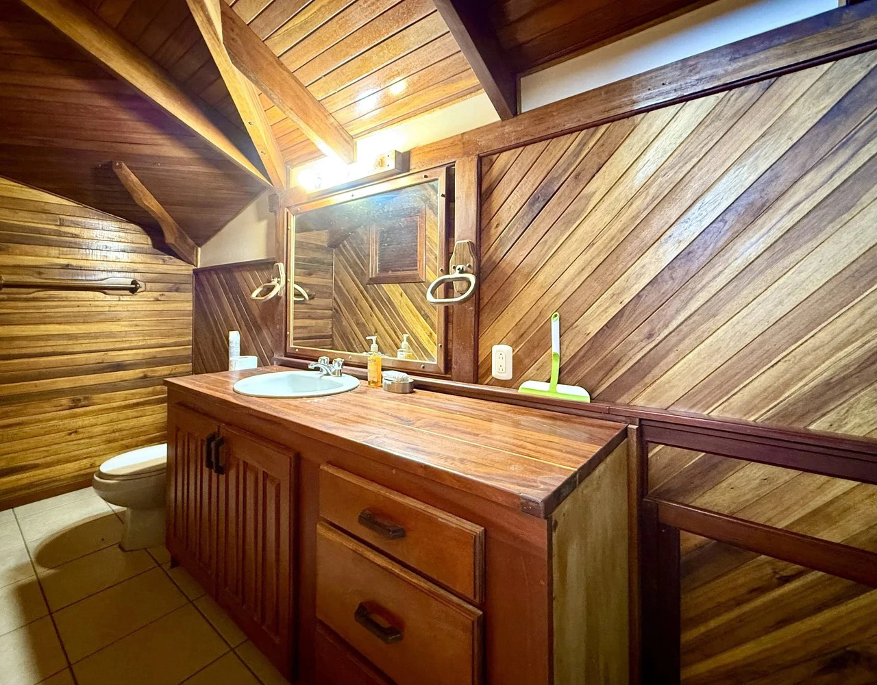 CASA DE LAPAS - OCEAN VIEW: Could you live at the Top of a Mountain in Costa Rica?  Because.... now you can!  Billion dollar views for only $1 Million USD. - Gallery image 38