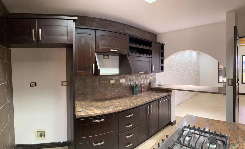 House For Sale in San Antonio - Gallery image 6