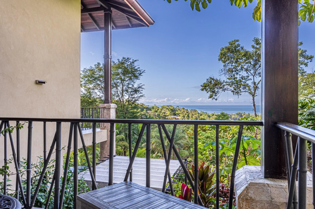 Luxurious Coastal Retreat with Ocean Views in Uvita, Costa Rica - Gallery image 23