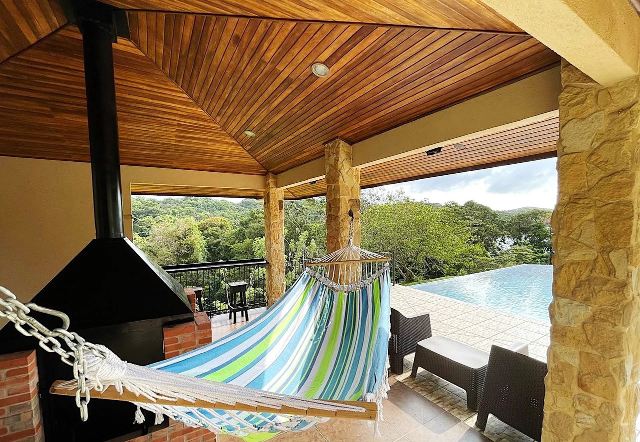 VILLA CANASOL : Lake View Home with Pool, Garage and Workshop - Gallery image 7
