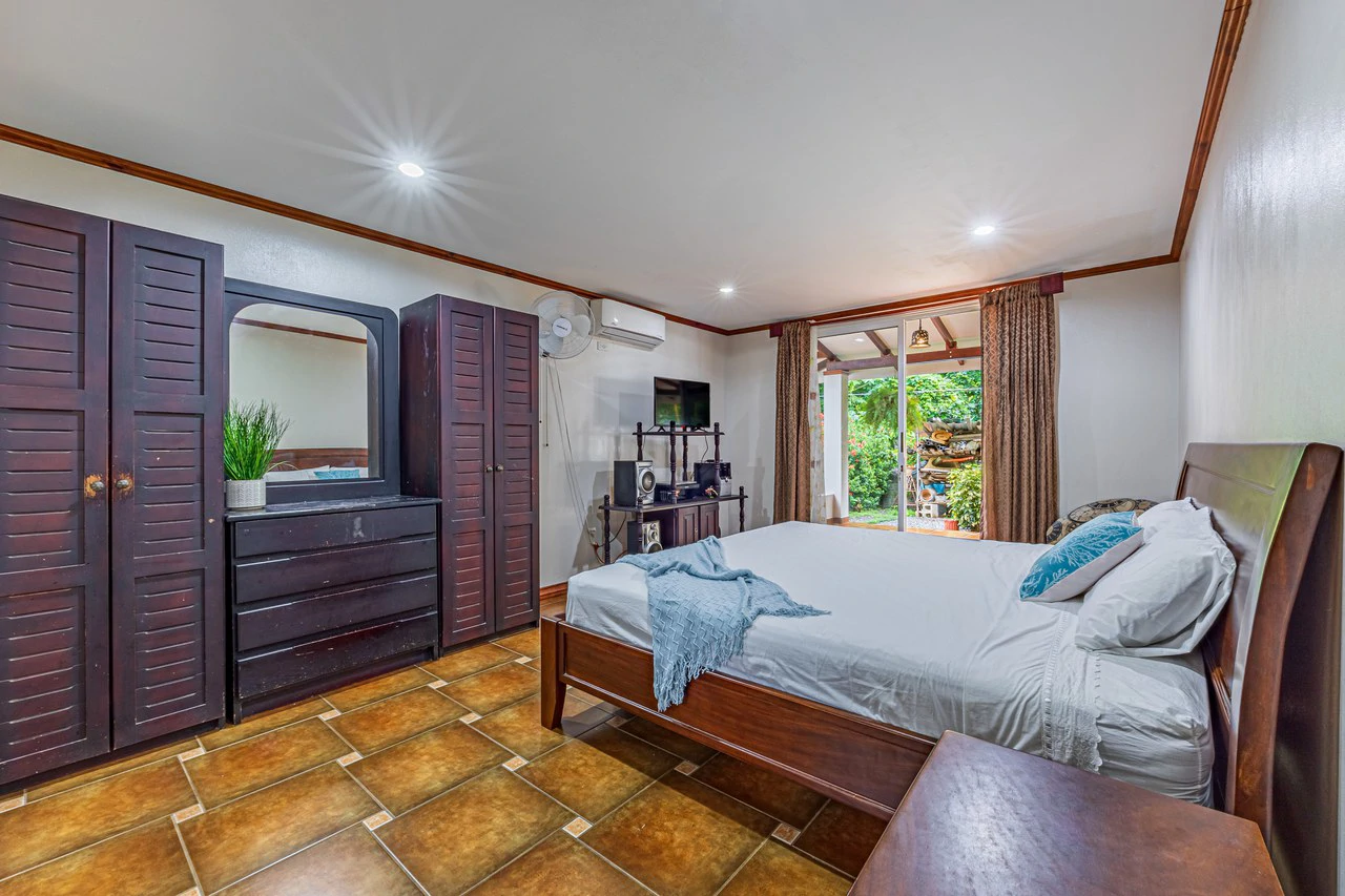 Happy Daze in Uvita: Commercial Building Opportunity in the Heart of Uvita. On Creek with Beautiful Jungle View - Gallery image 30