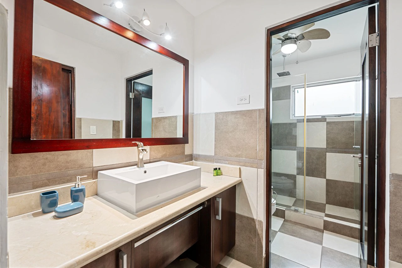 Casa Blanca 4: Stunning Condo with Quality Finishes, Terrace & Resort-Style Amenities - Gallery image 12