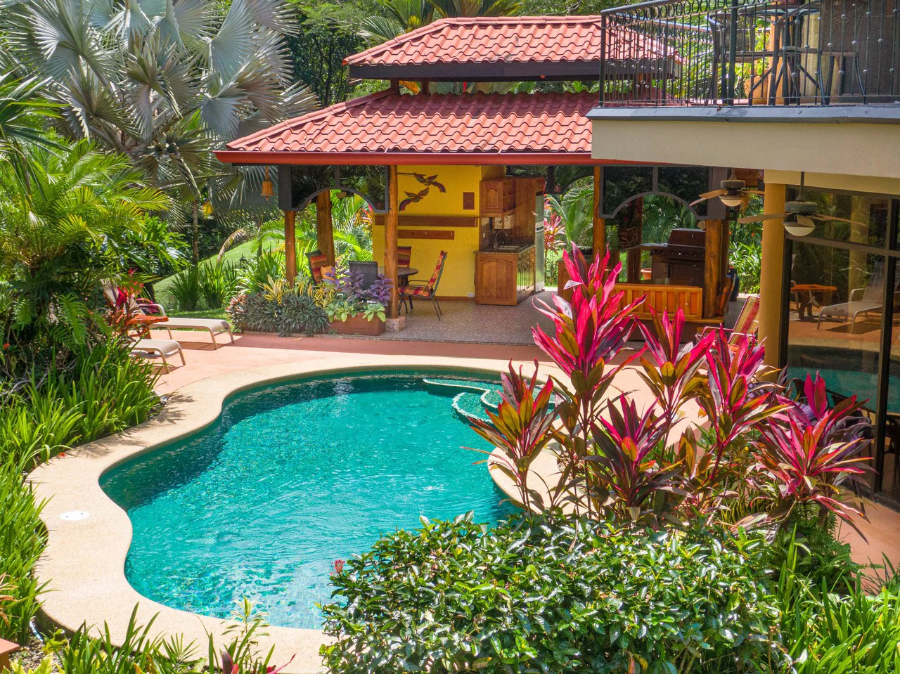 Stunning Tropical Home in Gated community with Hundreds of fruit trees: Mountain House For Sale in Naranjito - Gallery image 4