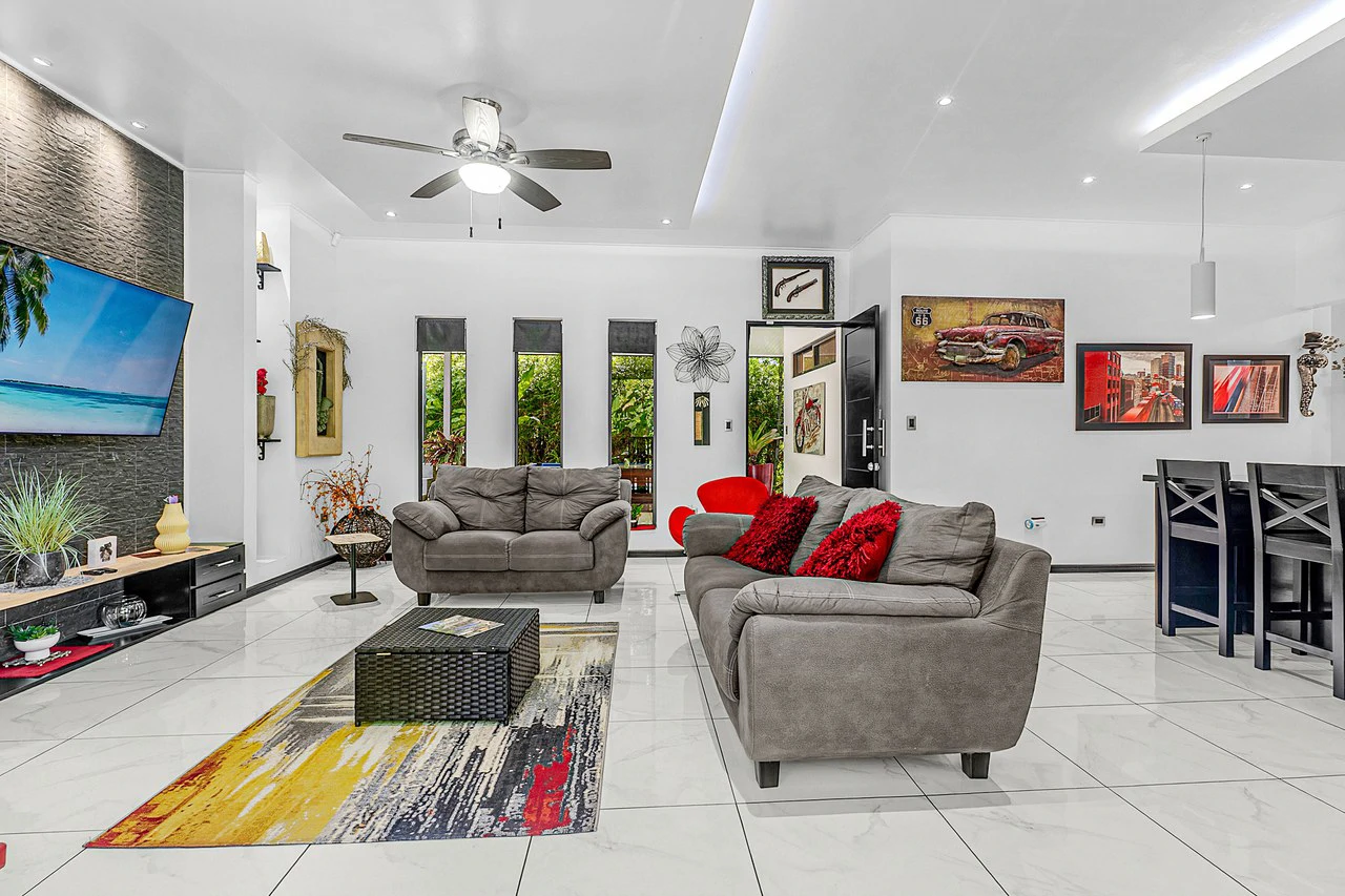Charming 2 Bedroom Home + Studio located in heart of Uvita - photo 14