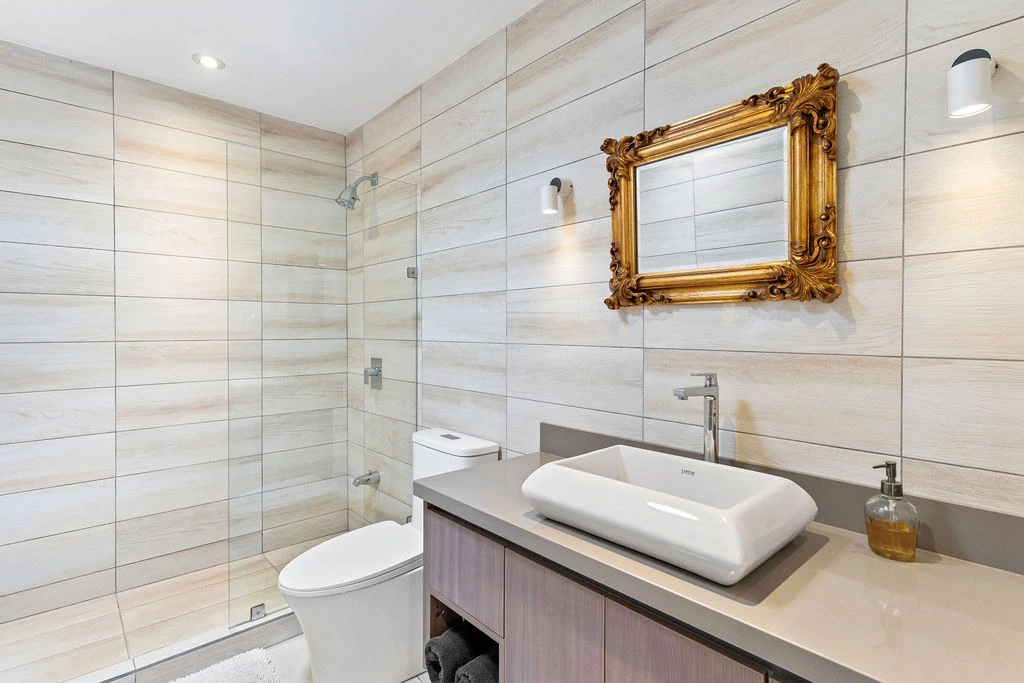 Pacific Beach #10: Fully Renovated One-Bedroom with Panoramic Ocean & Marina Views - Gallery image 11