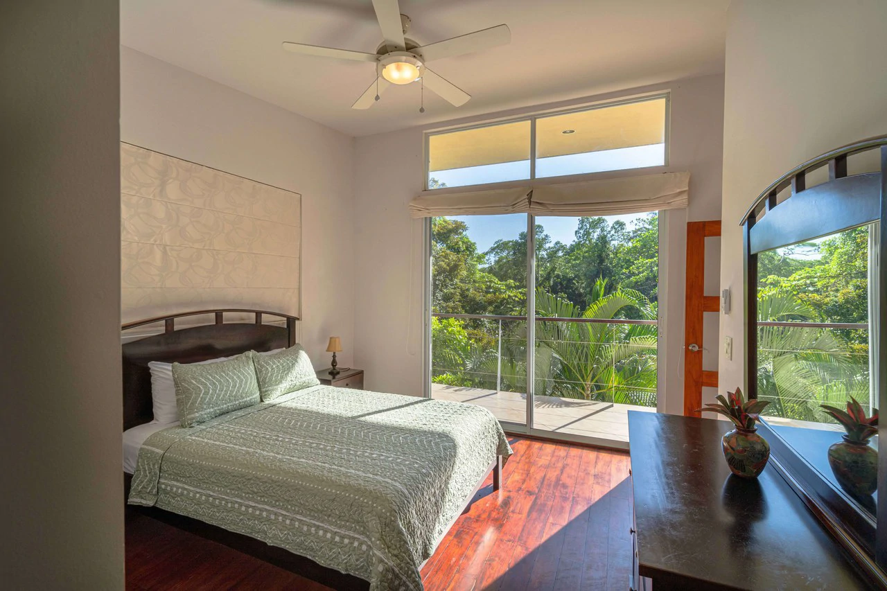 Casa Fox Las Palmas: Mountain House For Sale in Quepos - Gallery image 14
