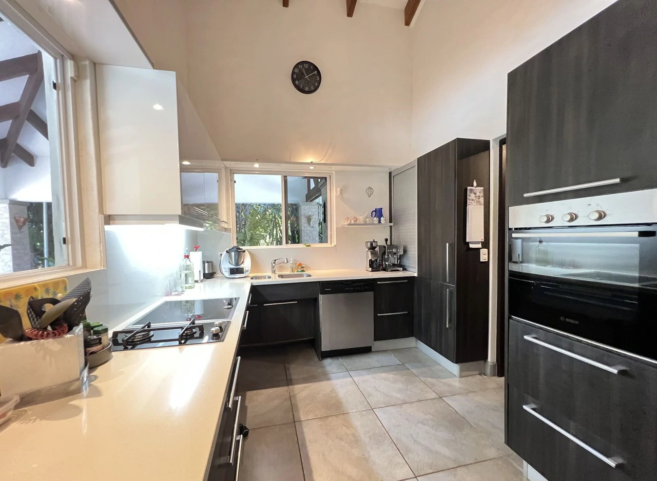 Villa Palmas Real: Villa Palma Royal with Modern Luxury and Natural Charm with horse stables in Las Delicias Santa Teresa - Gallery image 11