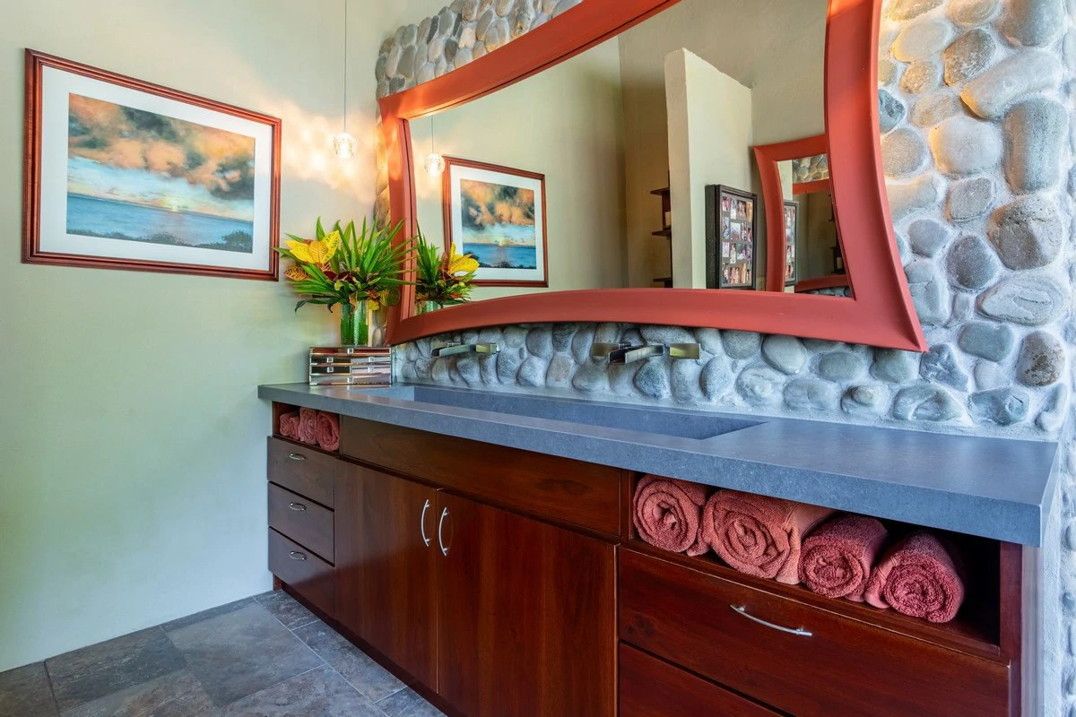 4.6 ACRES – 4 Bedroom Ultra-Private Oceanview Luxury Estate Surrounded by Rainforest!!! - Gallery image 13