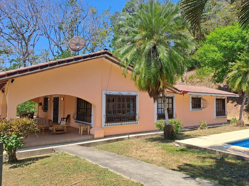 Casa Colonial: All the Charm of a 250 m2 Tropical Hacienda Ideally Located - Unique Opportunity! - Gallery image 22